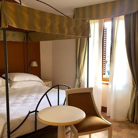 Hotel Villa San Lucchese Поджібонсі Екстер'єр фото