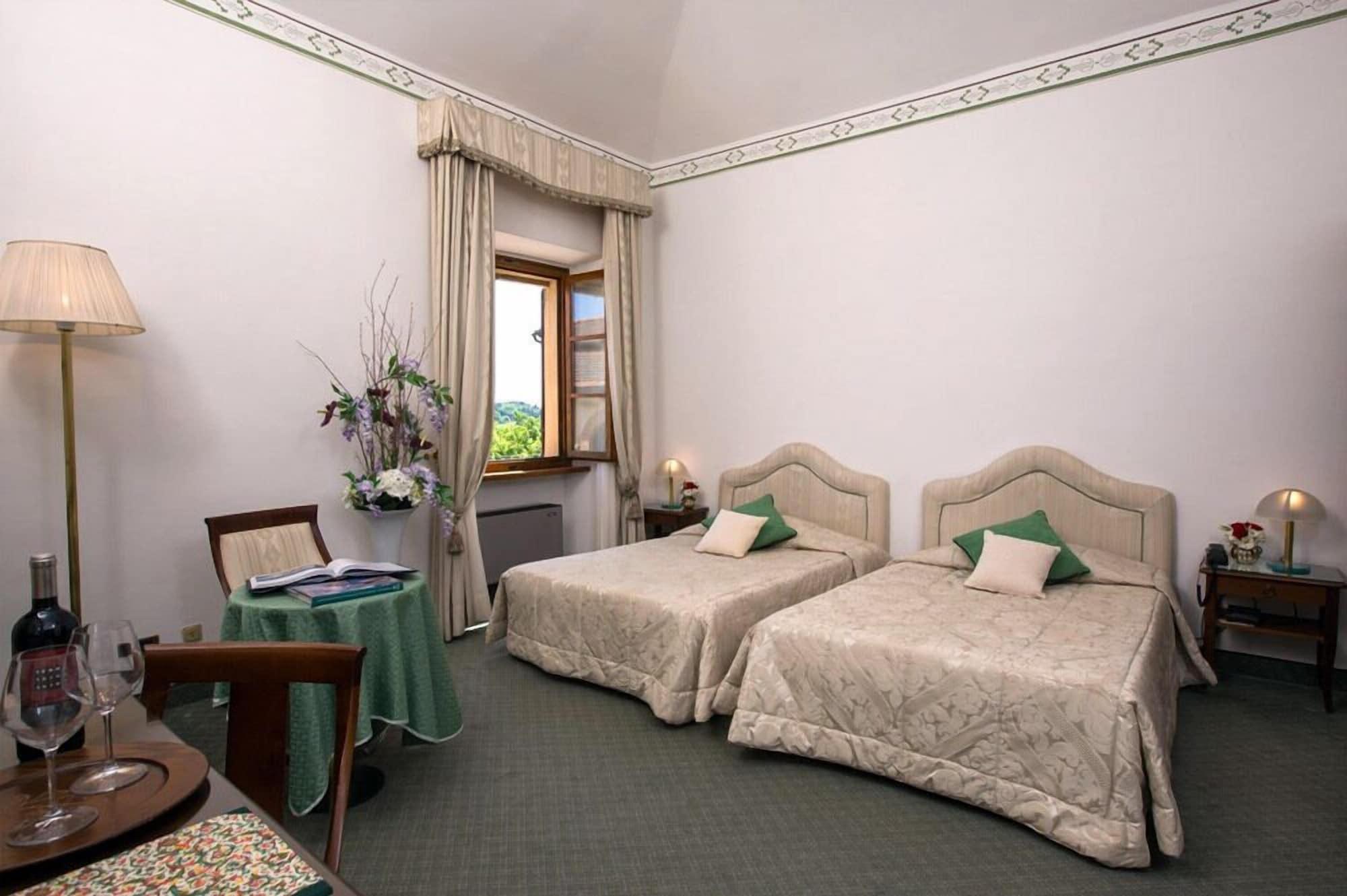 Hotel Villa San Lucchese Поджібонсі Екстер'єр фото