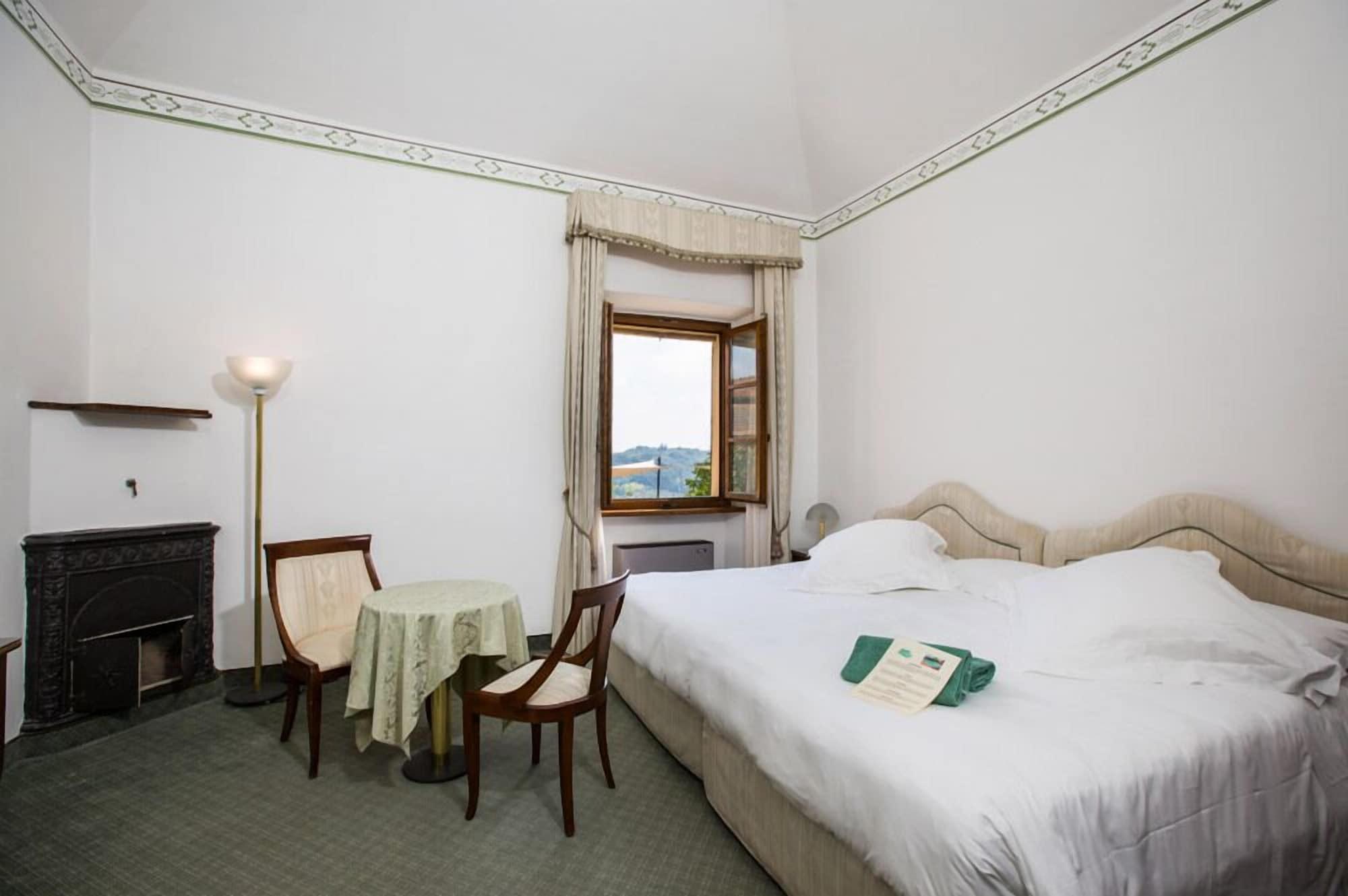 Hotel Villa San Lucchese Поджібонсі Екстер'єр фото