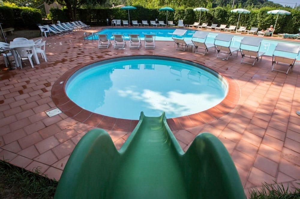 Hotel Villa San Lucchese Поджібонсі Екстер'єр фото