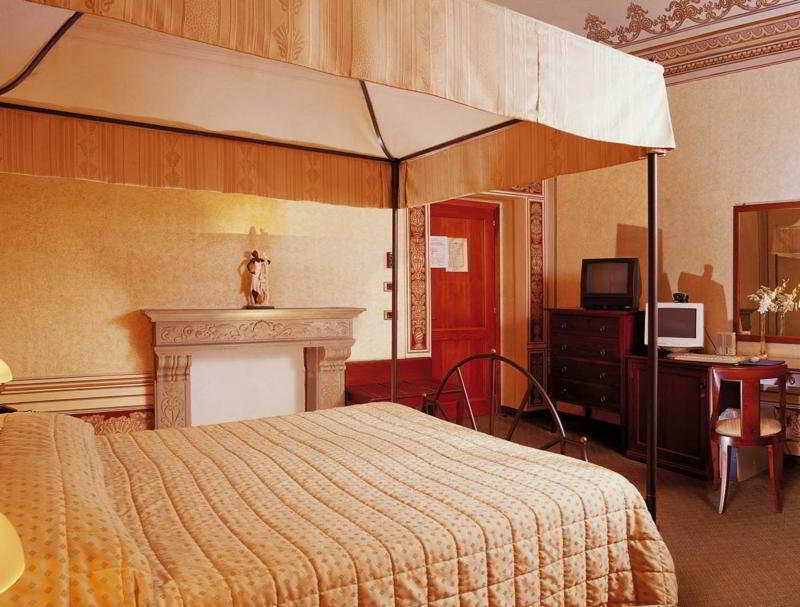 Hotel Villa San Lucchese Поджібонсі Екстер'єр фото